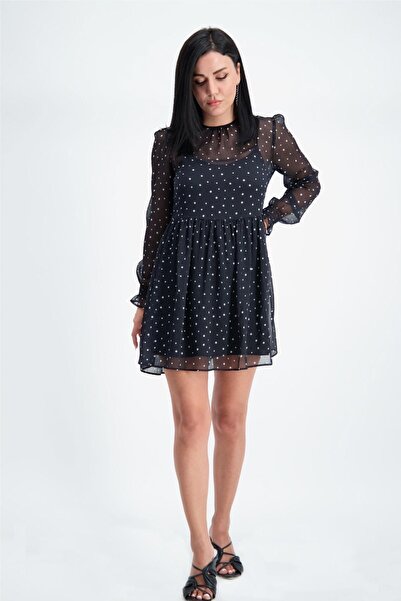 NEWRULES Kadın Siyah Beyaz Puantiye Desenli Yüksek Yaka Dökümlü Mini Elbise