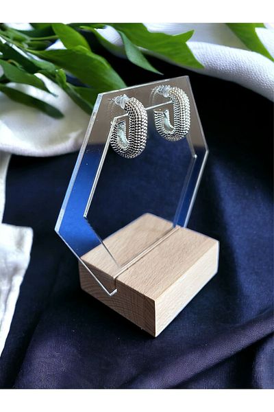 Asteria Jewelry عزيزي فيكتوريا - أقراط فضية اللون بتصميم بسيط من الفولاذ