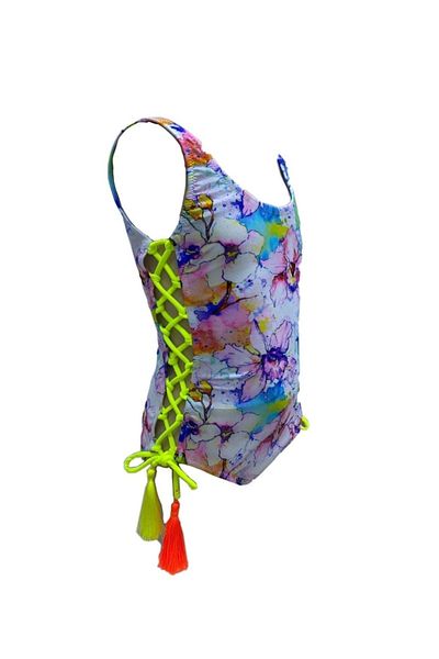 LOOK ME Μαγιό για κορίτσια Nessi Byrd 50uv - Floral Tie-Dye μοτίβο με λεπτομέρεια από δαντέλα και μενταγιόν