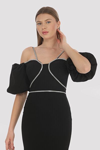 SUSEB Şerit Aksesuar Özellikli Ve İnce Askılı Mini Elbise