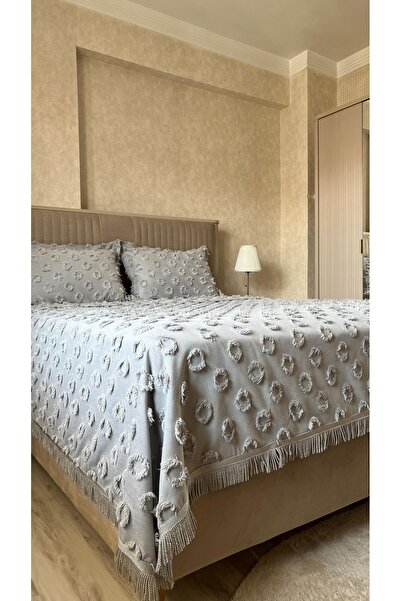 etuval Pompom Pike Bedspread