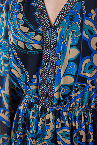 Trendyol Collection Zöld virágmintás - bélelt és bélelt miniruha Twoaw25el00182