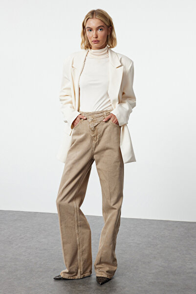 Trendyol Collection High Waist Beige Wide Leg Jeans - Asymmetrical Closure, Iron Trace Twoaw25je00304
