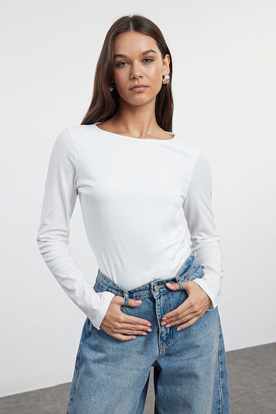 Trendyol Collection Csónaknyakú fekete-ekrü kötött blúz - testhez simuló, TWOAW25BZ00062
