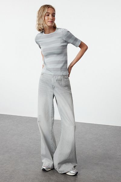 Trendyol Collection Πλεκτά γκρι μπλοκαρισμένη μπλούζα - TWOAW23BZ00015