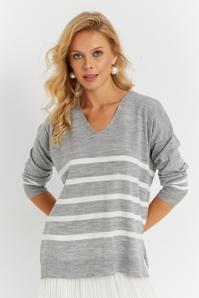 Cool & Sexy GraY V-neck Striped Women's Knitwear Sweater - Yi̇L550