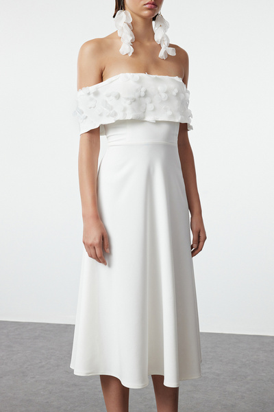 Trendyol Collection Rochie de mireasă cu flori 3D albă - rochii de bal de nuntă/nunte TPRSS24EL00273