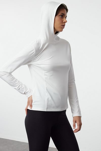 Trendyol Collection Weißes Sportoberteil mit Kapuze und Mikroreflektor-Aufdruck - THMAW25BZ00005