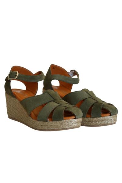 Platin صندل بكعب عريض من القش - كاكي سويدي