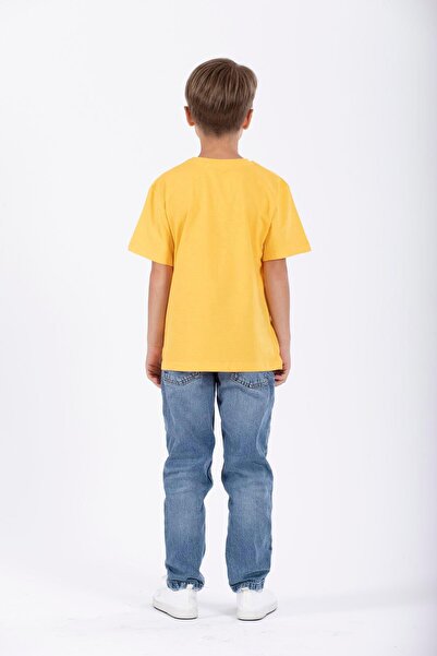 zepkids Μπλουζάκι για αγόρι με κοντό μανίκι με λαιμόκοψη με στάμπα σε σκούρο κίτρινο χρώμα