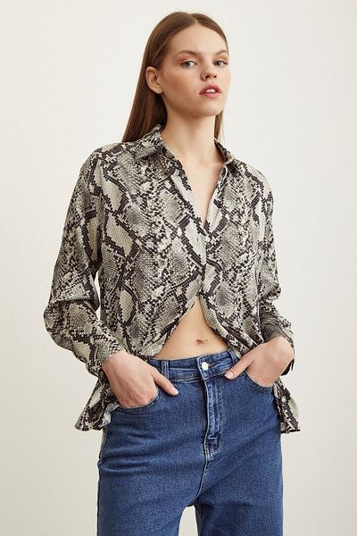 Never more Cămașă din satin cu model șarpe