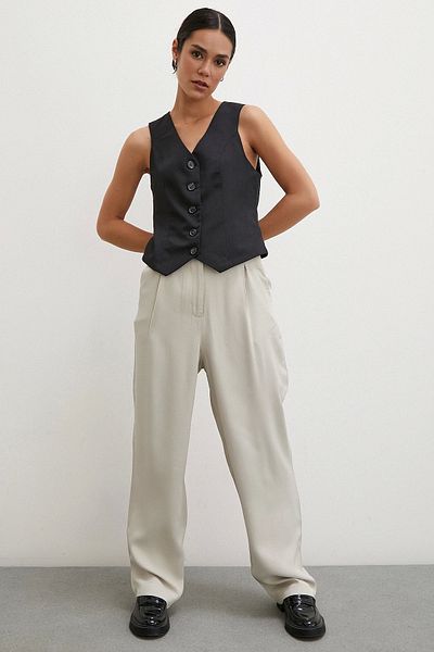 Never more Pantaloni clasici cu detaliu de centură color piatră