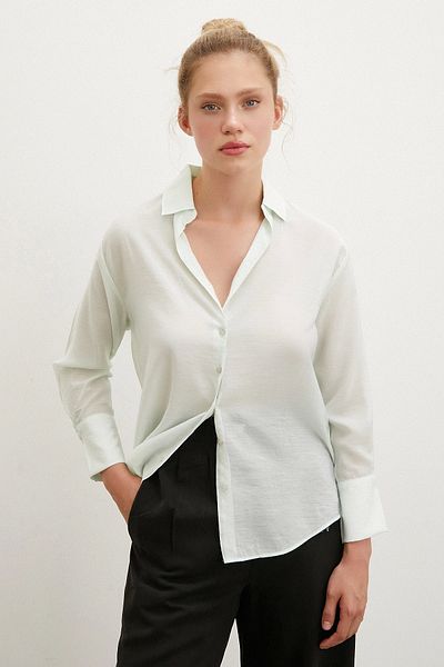 Never more Mint Colored V-Neck Robe Shirt