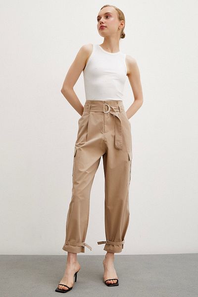 Never more Beige Colored Waist Pleated Cargo Pants