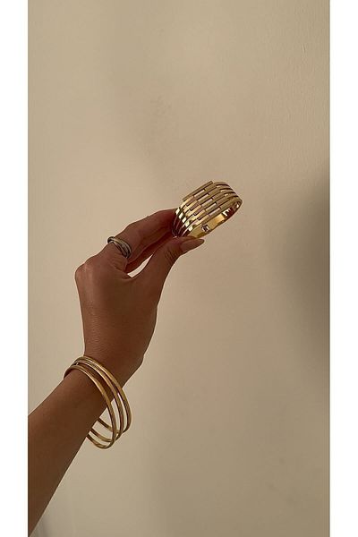 Opia JEWELRY - Matte & Shiny Gilt Detail Gold Color Steel Rib Shackle Bracelet