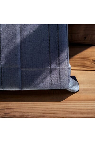 Gold Garden مفرش طاولة بدون رعاية