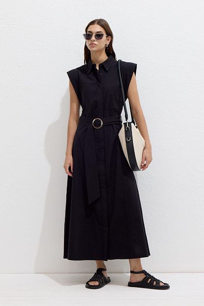 Manuka Schwarzes Baumwollkleid mit Gürtel