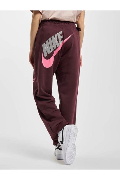 Trendy nike sweatpants on sale