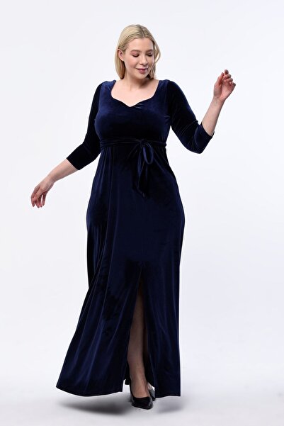 KIRIŞIK فستان سهرة مخملي بفتحة