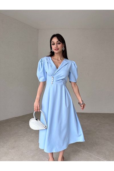 Afiş Butik Rochie midi drapată, albastru baby, cu guler dublu