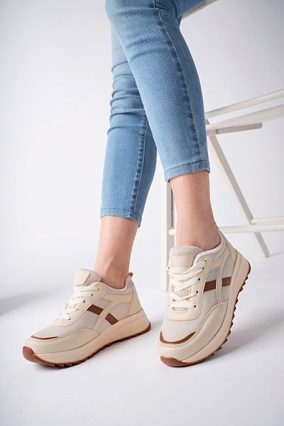 Moda Kadıköy Tenis de damă bej - elegant și confortabil