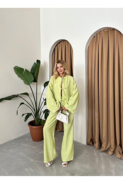 Laluvia Súprava tričiek a nohavíc s balónikovým rukávom v pistáciovo zelenej farbe