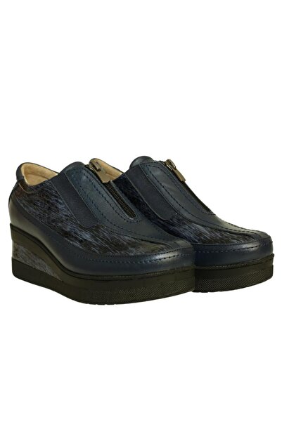 Platin حذاء نسائي بكعب عريض مطبوع باللون الأزرق الداكن