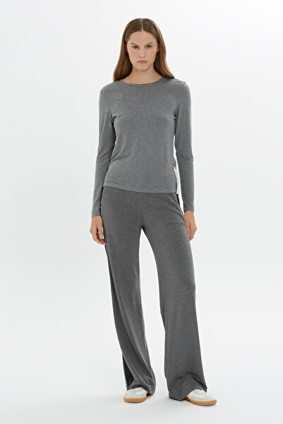GİZİA Yuvarlak Yaka Aksesuralı Gri Bluz
