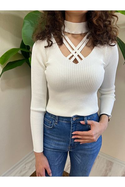 OlaFre Tiktak Detailed V-Neck Sweater