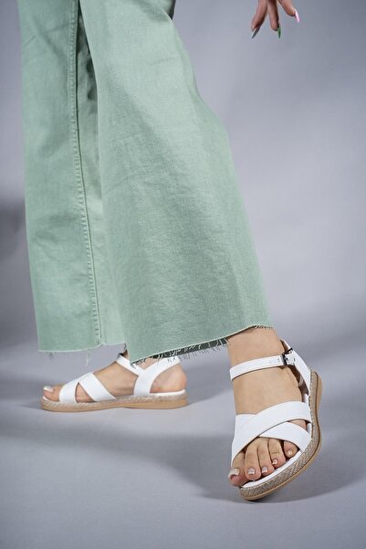 Riccon Fehér bőrű női szandál (modell: 0012059 )