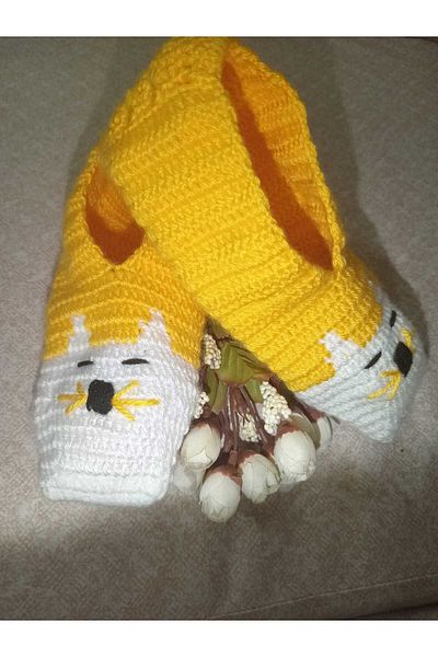 TülaysHandCraft Yellow Hand Knitted Booties with Cat