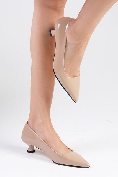 Mio Gusto Carmen Nude Colored Patent Leather Low Heeled Shoes