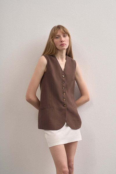 mathilda store Горчиво кафява жилетка Luciano с V-образно деколте - 100% памук, с копчета, без ръкави и с подплата