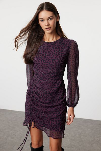 Trendyol Collection Winterkleid mit Blumenmuster in Burgunderrot – TWOAW22EL0700