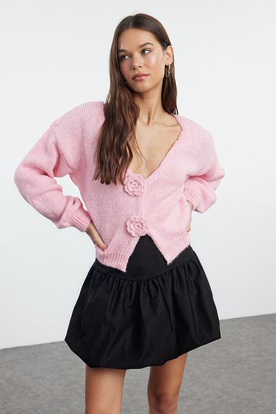 Trendyol Collection Pink Rose Detaillierte Strickjacke TWOAW25HI00242