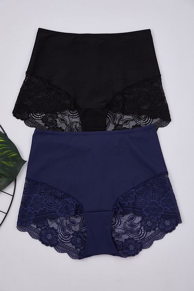 Trendyol Curve Hoch taillierter Spitzen-Slip in Schwarz und Marineblau in großen Größen - TBBAW25CM00006