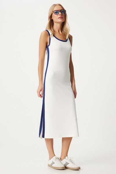 Happiness İstanbul Weißes Strickkleid mit Kontraststreifen für Damen - HW00013