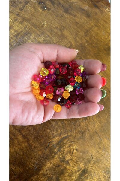 Gönülden Tasarım Комплект от 100 цветни пластмасови мъниста Adept - 30 гр.