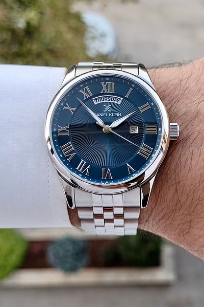 Daniel Klein Navy Blue Dial Silver Cord Men's Wristwatch - Gift Package with Calendar and Day Functions