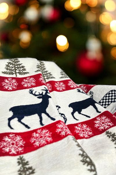 BEDCO Wintertale Cotton Red Non-Scratching New Year Christmas Patterned Tv Blanket 130*170 cm