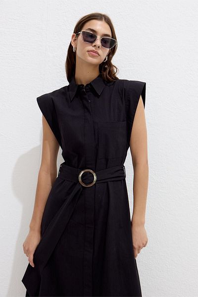 Manuka Schwarzes Baumwollkleid mit Gürtel
