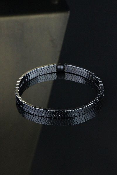 Zuk Collection Hematite Stone Natural Stone Bracelet Gift Wooden Box