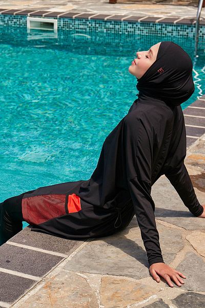 Marina 4-Piece Black Patterned Hijab Swimsuit M2323