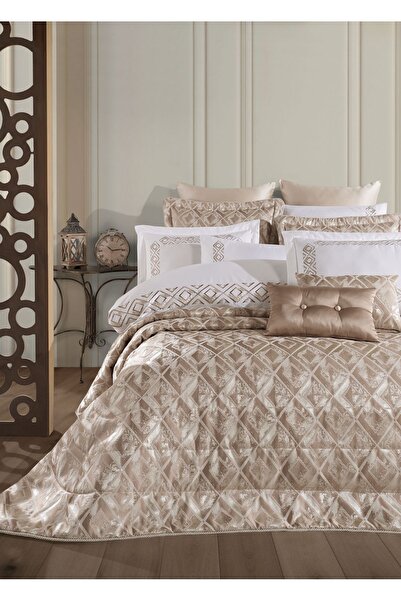 Dantela Valentina Embroidered Duvet Cover and Jacquard Fiber Bedding Set