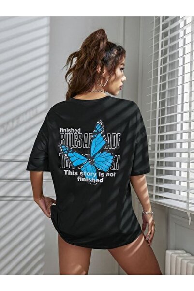 NO 601 Μαύρο γυναικείο μπλουζάκι με στάμπα πεταλούδας στην πλάτη