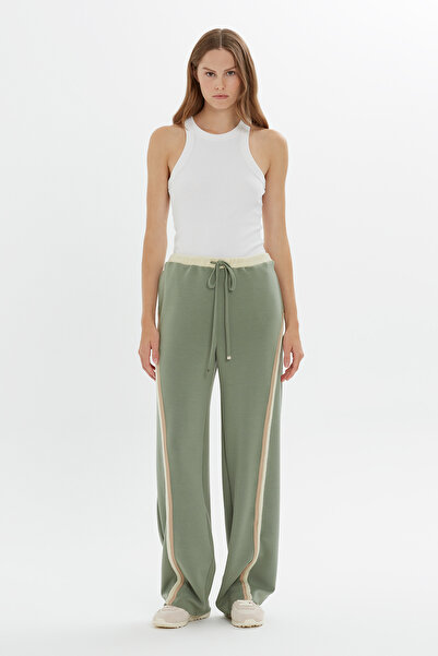 GİZİA Rahat Şerit Detaylı Yeşil Eşofman Altı