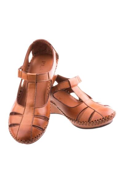 Platin أحذية نسائية يومية بكعب عريض بلون أسمر