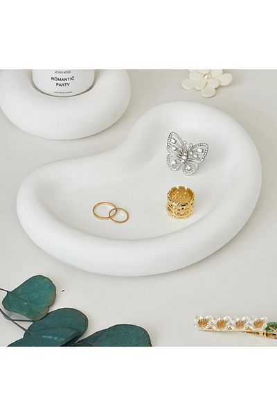 Minima Art Studio Decorative Jewelry Product Presentation and Shooting Plate