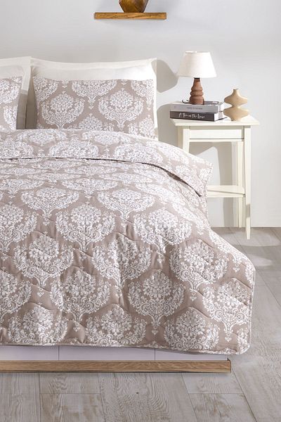 Eponj Home Double Quilted Bedspread Set - Post Brown