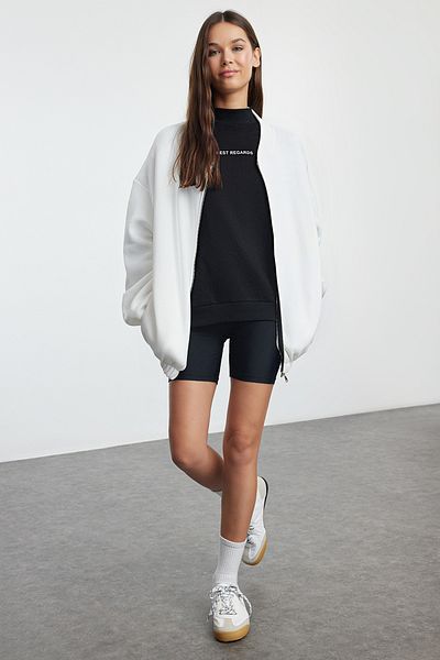 Trendyol Collection Dickes Fleece innen, ecrufarbenes Strick-Sweatshirt – Reißverschluss, weite Passform TWOAW25SW00122